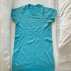Lululemon Athletica Blue Fitted Short Sleeve Tee